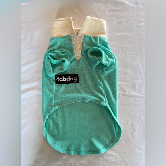NWT Fabdog Seafoam & Cream Dog Shirt - Picture 1 of 3